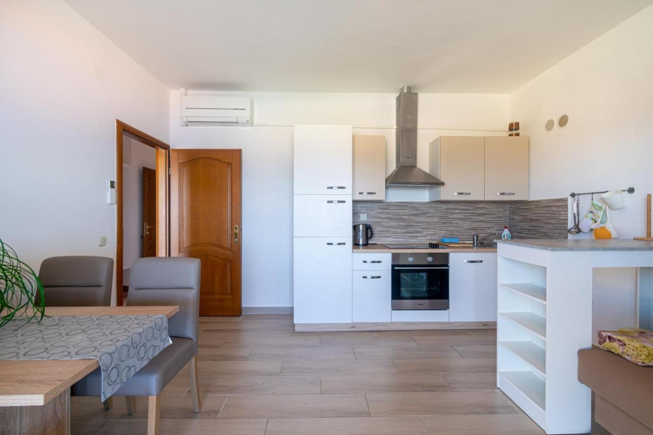 Apartments By The Sea Lun, Pag - 19358 Lun  Kültér fotó